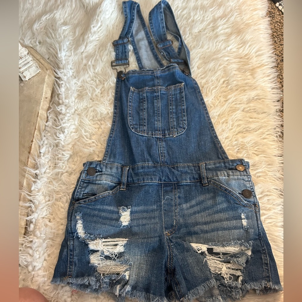 Refuge denim jean shortalls distressed size 4 trendy boho